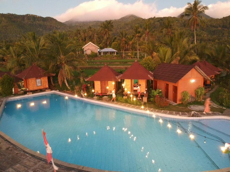 Puri Sunny Camp Villa Munduk Exteriör bild