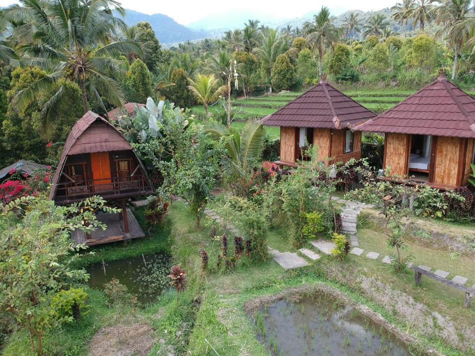 Puri Sunny Camp Villa Munduk Exteriör bild